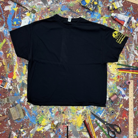 Gildan MTN-TV Promo Graphic Tee Black Oversized - Picture 1 of 10